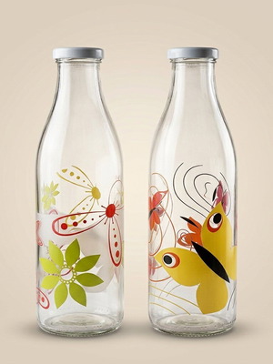 Glass bottles with designs, 2 pieces, almost new, 1lt