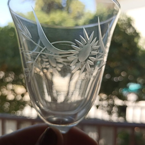 Vintage stemmed glasses set of 4 with engraved floral design like new