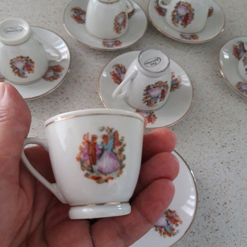 Vintage porcelain coffee cups like new