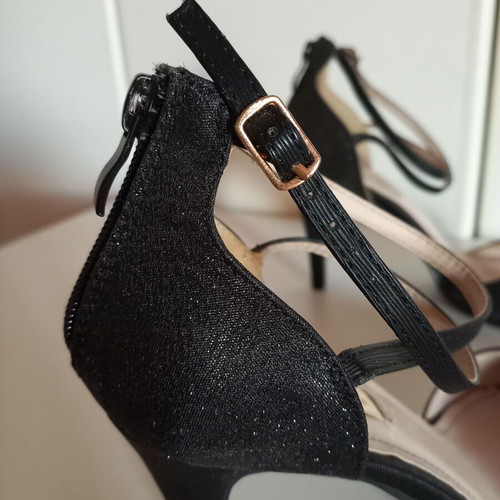 Black stiletto sandals like new, size 38, shiny with rhinestones