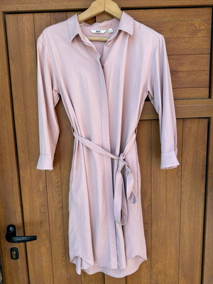 Uniqlo women's light pink shirt dress with belt and pockets, size XS, like new
