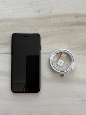 iPhone 7 32GB black like new