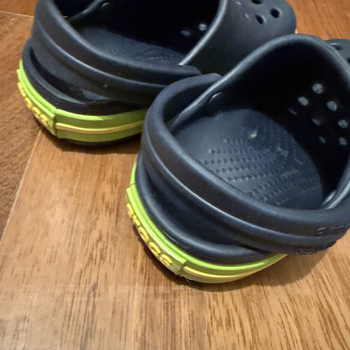 Crocs clogs dark blue with lime details, size C5