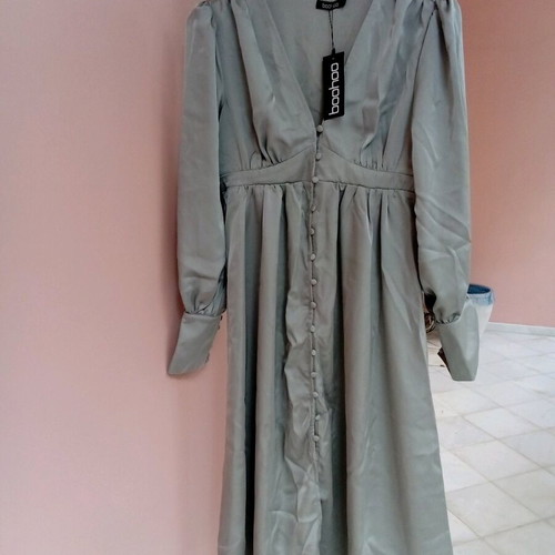 Women's satin dress new, size medium, gray
