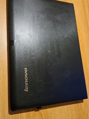Лаптоп Lenovo G50-80 като нов с Intel Core i3, 8GB RAM, 500GB HDD, Windows 10 и безжична мишка Logitech