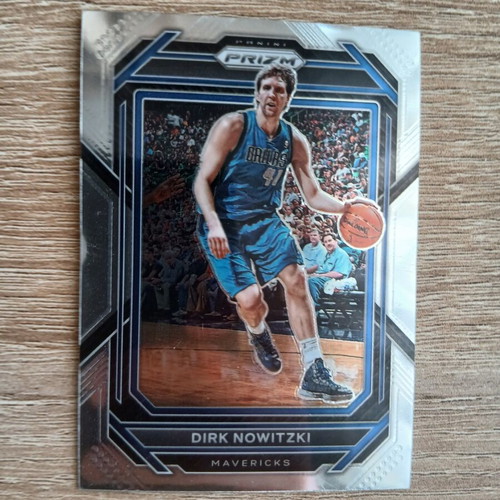 Dirk Nowitzki retro basketball card