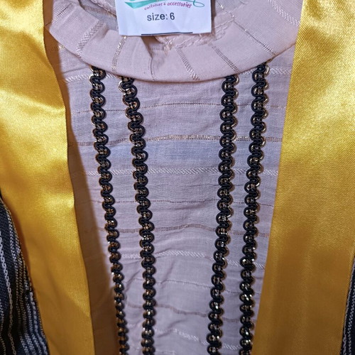 Carnival costume like new, suitable for 6 years old