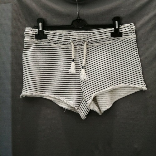 Bershka cotton shorts like new, size M, black and white