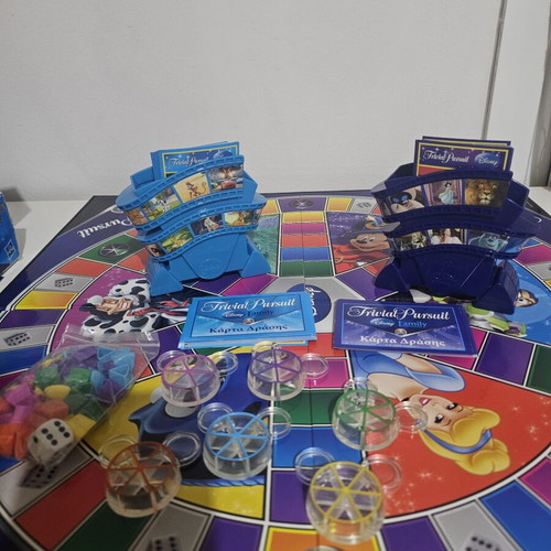 Trivial Pursuit Disney Family Edition board game used