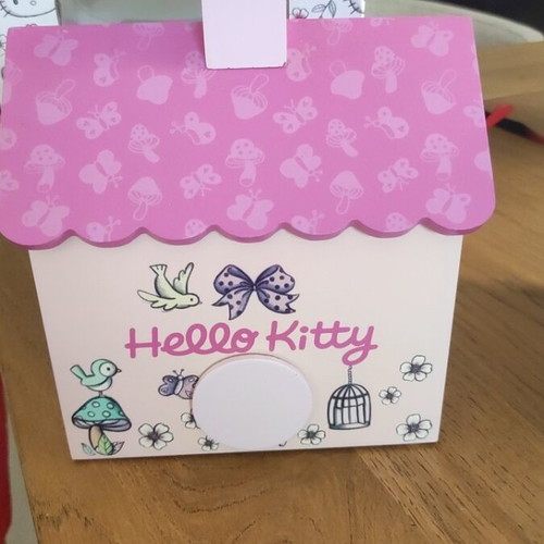 Hello Kitty Sanrio piggy bank new in box, pink design