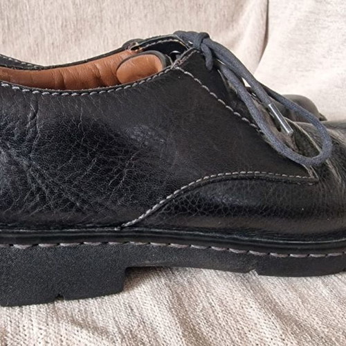 Clarks leather shoes lightly used, size 42