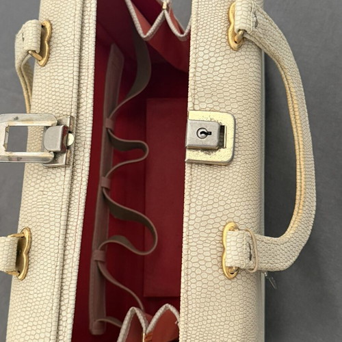 Vintage mid-century cream lizard-textured vanity handbag