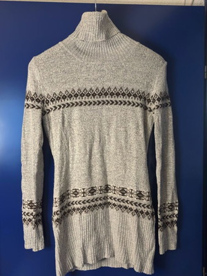 Women's long-sleeve turtleneck like new, size L, black and gray