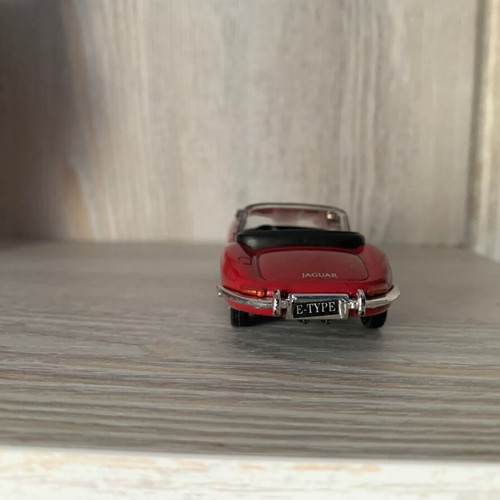 Jaguar E-Type Cabriolet 1961 used metal model