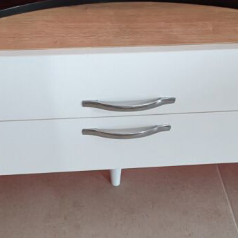 TV stand like new