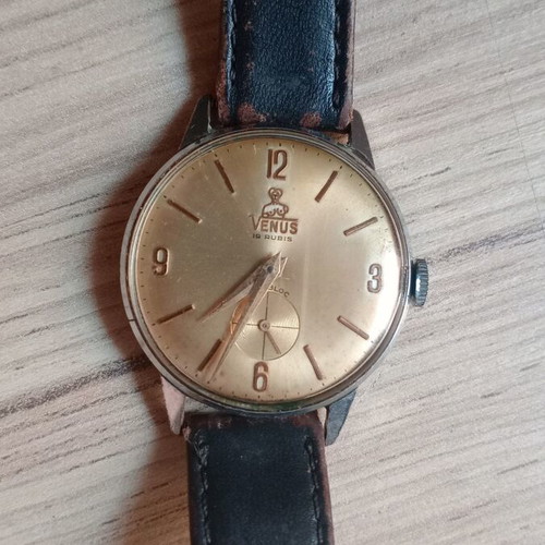 Venys wristwatch used, manual winding, works perfectly