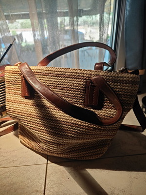 Amanda Smith crossbody bag like new, beige woven material