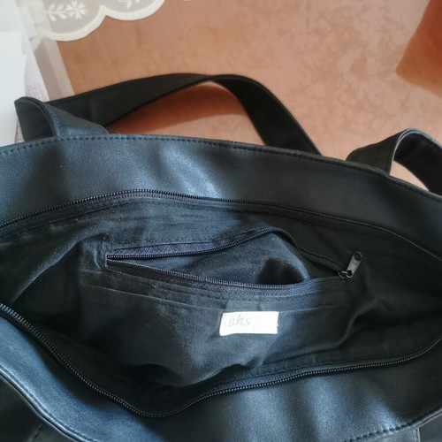 Black shoulder bag used, large