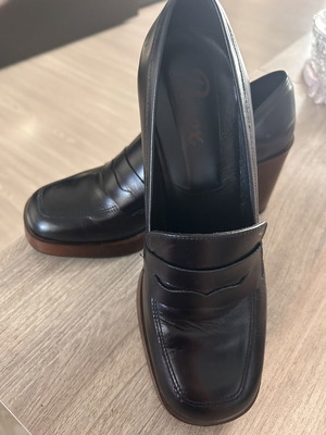 Parex leather pumps like new, size 39, black