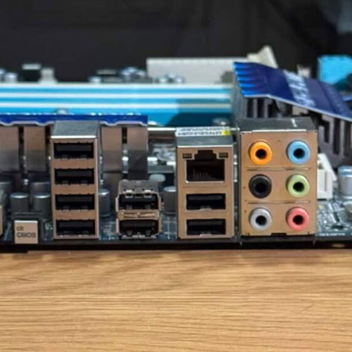 Gigabyte GA-EX58-UD4P motherboard with i7-920 used, first generation