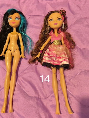 Monster High and Ever After High dolls used, pack of 20