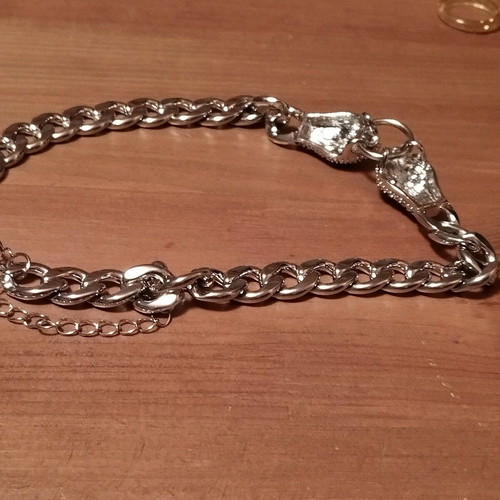 Choker necklace solid with snakes in like new condition