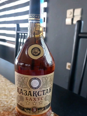 Bacchus Kazakhstan μπράντι 3 αστέρων 0,75 λίτρα, unopened