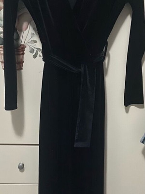 Βελούδινη ολόσωμη φόρμα Forel καινούργια, μαύρη με ζώνη μέγεθος M