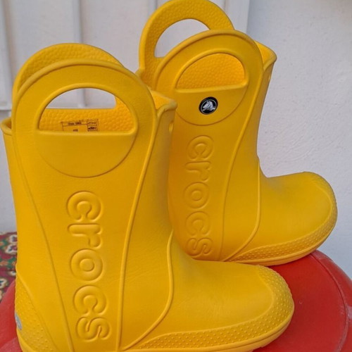 Crocs children's rain boots like new, size C 12, yellow