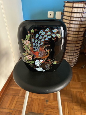 Decorative vase like new