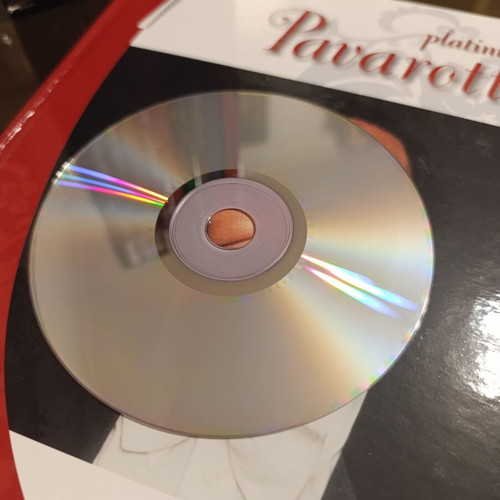 Pavarotti Platinum CD collection like new, classical genre