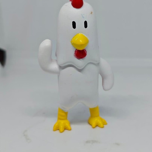 Stumble Guys Chicken Figurine like new, 5-6cm collectible