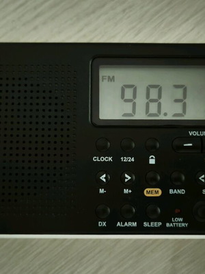 Akai AWBR-305 φορητό ραδιόφωνο καινούργιο, FM/MW/SW με ψηφιακό δέκτη