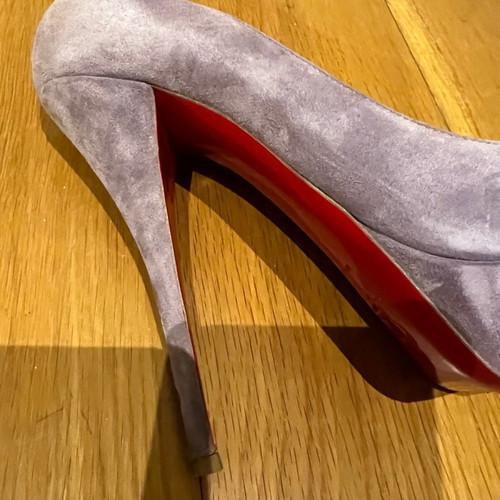 Louboutin purple lilac pumps used size 40