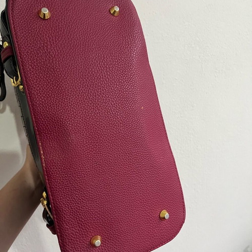 Elisabeth George leather handheld bag with gold details like new