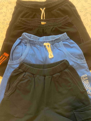 Bermudas like new, pack of 4 for ages 12-14