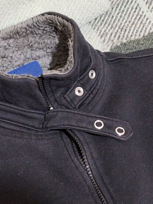 Dickies black zip-up sweater size XS used with grey sheepskin collar