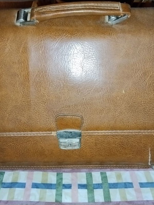 Vintage ανδρικός χαρτοφύλακας από συνθετικό δέρμα σε καφέ κονιάκ, с характерна патина