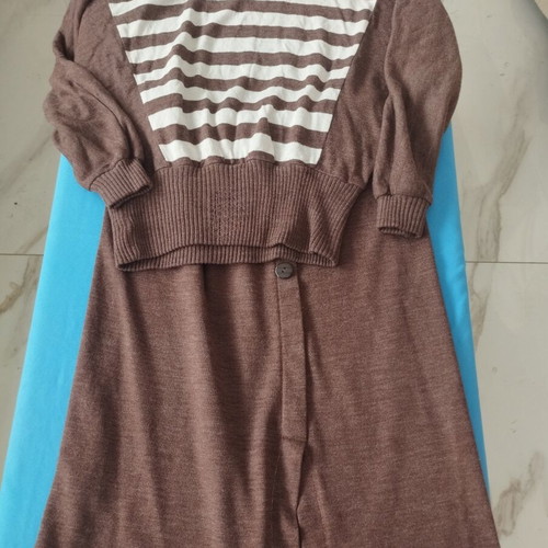 Retro brown knitwear set with batwing sleeve blouse and midi skirt like new