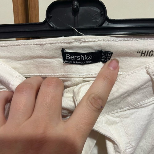 Bershka elastic jeans with rips like new, white, size L