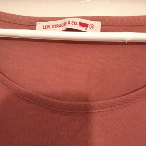 Levi's women's mako t-shirt used, size M, rotten apple color