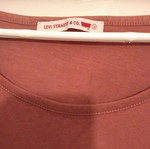 Levi's women's mako t-shirt used, size M, rotten apple color