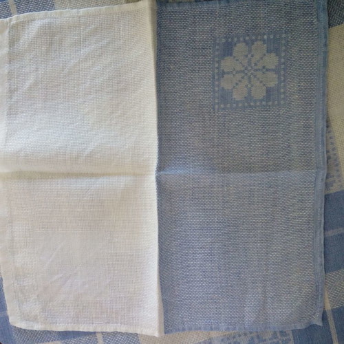 Tablecloth with six napkins in lavender color like new