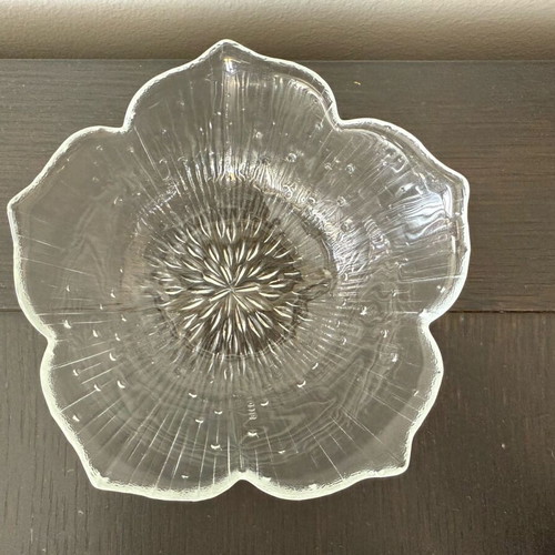 Vintage glass bowls flower-shaped set of 6 like new