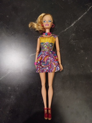 Barbie Fashionistas Swappin Styles doll used