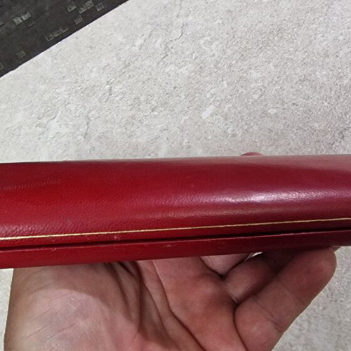 Girard-Perregaux vintage red watch case used, leather