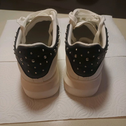Calgary women's sneakers white like new, size 41