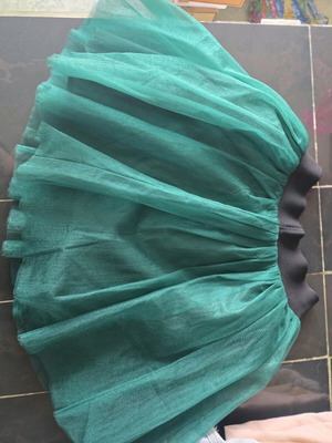 Green tulle skirt like new, sizes XS, S, M