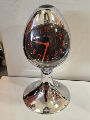 Tulip table clock used, Blessing, Germany 1970s, analog