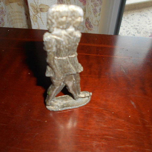 Lead girls figurine one-sided display from 50s used